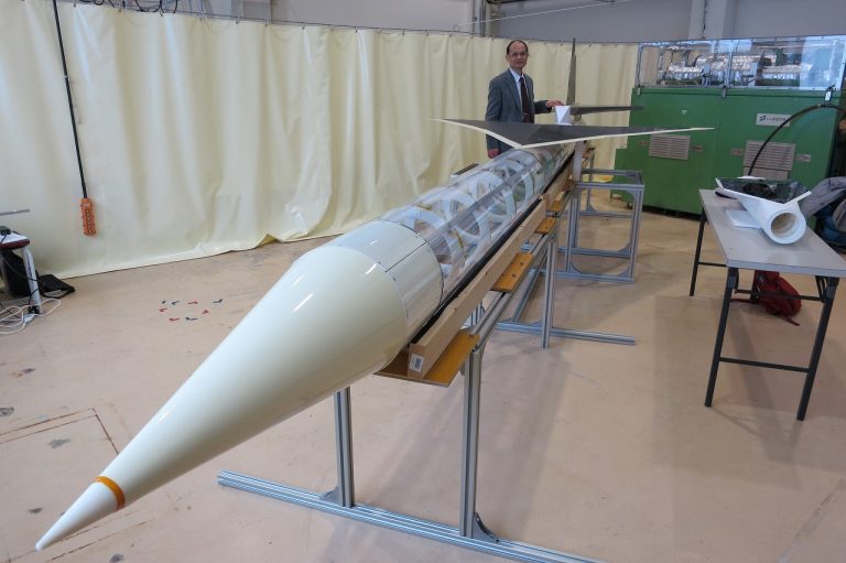 小型無人超音速機